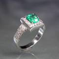 Damiani Ring mit kolumbianischem Smaragd ca. 1.00 ct  und Brillanten ca. 0.56 ct.