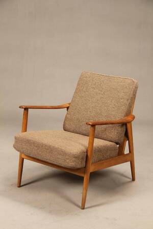 Dansk møbelproducent. Lænestol af eg og teak 1960erne.