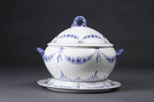 Bing  Grøndahl. Empire terrin 2