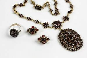 Halsband