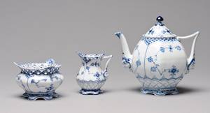 Kgl. Porcelæn. Musselmalet helblonde teservice 3