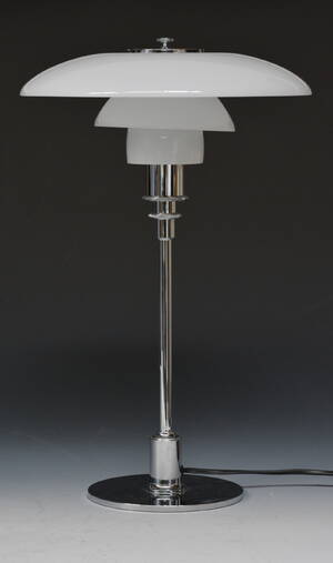 Poul Henningsen. PH 32 bordlampe