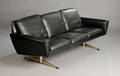Dansk Møbelproducent. Sofa med shakerstel