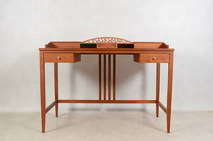 SKRIVBORD, fruktträ, sekelskiftet 2000.