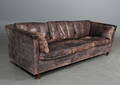 Dansk møbelproducent. Tre-pers sofa.