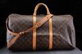  Louis Vuitton. Weekend  rejsetaske, Monogram canvas. Model Keepall bandouliére 55 