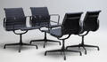 Charles Eames. Sæt på fire armstole, model EA-107  Black 4 