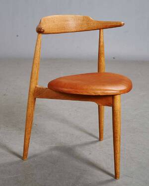 Hans J. Wegner. Hjertestolen af egetræ, model 4104