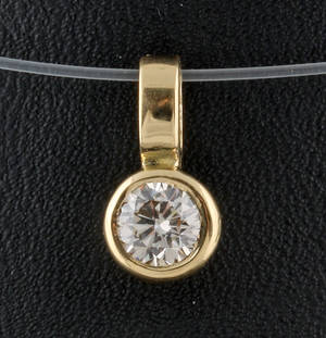 18kt yellow gold pendant set with diamond  0.45ct