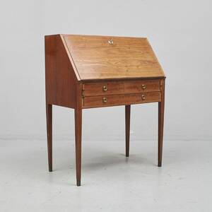 Sekretär, sengustaviansk stil. Bredd 85