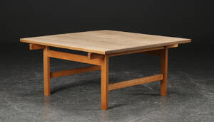 Hans J. Wegner for Andreas Tuck. Sofabord af egetræ