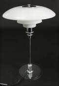 Poul Henningsen. PH 32 bordlampe 