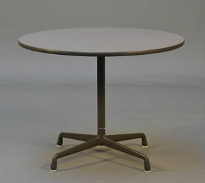 Charles Eames. Cirkulært vintage bord  Denne vare er sat til omsalg under nyt varenummer 4522268