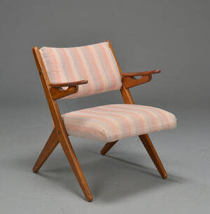 Dansk møbeldesign, lænestol af teak og eg Denne vare er sat til omsalg under nyt varenummer 4326555