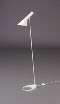 Arne Jacobsen. AJ standerlampe, hvidlakeret