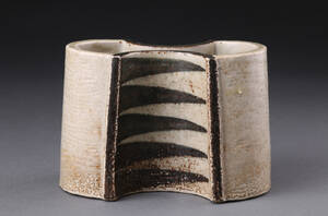 Eva Stæhr Nielsen. Vase af stentøj