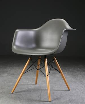Charles Eames. Armstol, model DAR 