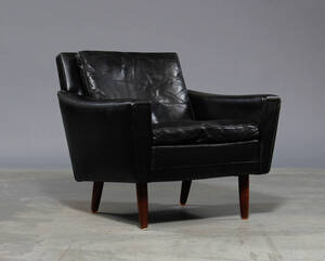 Dansk møbelproducent. Lænestol i læder