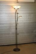 GOLVLAMPA UPLIGHT