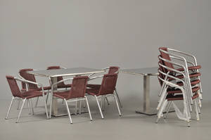 Zederkof møbler Sæt på 11 armstole med flet samt to bord i alu  stål 14