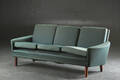 Tre-pers. sofa, palisander og uld, dansk møbelproducent