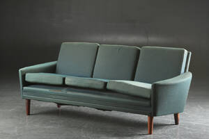 Tre-pers. sofa, palisander og uld, dansk møbelproducent