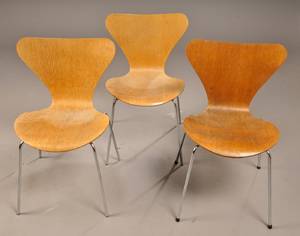 Arne Jacobsen 1901-1971. Tre syverstole model 3107 3