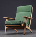 Hans J. Wegner 1914-2007 Højrygget stol af eg, model 290A