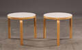 Alvar Alto, par runde sofa- og sideborde, model 90D 2