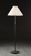 Le Klint. Standerlampe  Denne vare er sat til omsalg under nyt varenummer 4545904