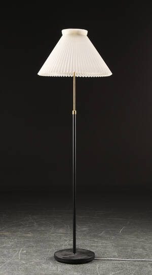 Le Klint. Standerlampe  Denne vare er sat til omsalg under nyt varenummer 4545904