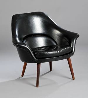 Hvilestol med sort kunstlæder