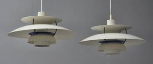 Poul Henningsen. Et par PH5 pendler, hvidlakeret aluminium2