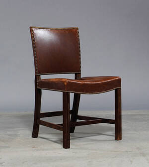 Kaare Klint. Den røde stol i egetræ Denne vare er sat til omsalg under nyt varenummer 4734926