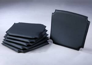 Hyndesæt til Hans J. Wegners Y- stol. Sort læder. 6