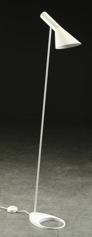 Arne Jacobsen. AJ standerlampe, hvid