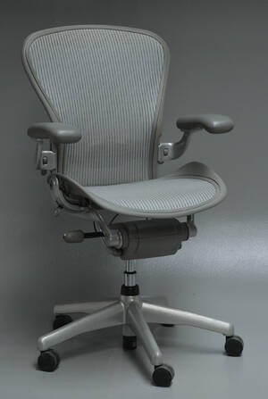 Donald Chadwick  William Stump Multijusterbar kontorstol, model Aeron B 