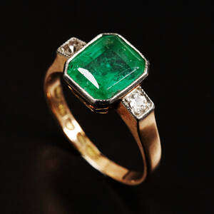 Ring guld med smaragd 