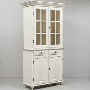 Vitrinskåp, Gustaviansk stil. Bredd 115
