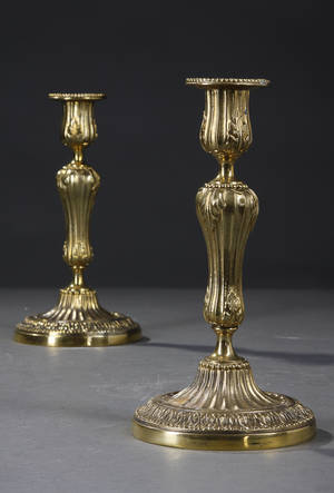 Et par franske stager af bronze i Louis XVI stil 2