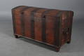 Barok kiste af egetræ, 18. årh.