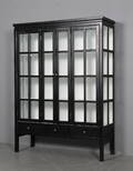 Vitrineskab. Sort bemalet.