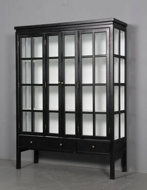 Vitrineskab. Sort bemalet.