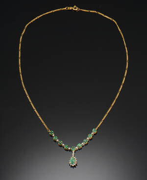 Smaragd- og diamanthalskæde af 14 kt. guld