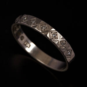 Ring vitguld och diamanter