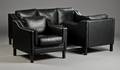 Dansk møbelproducent. Tre-personers sofa samt et par hvilestole 3