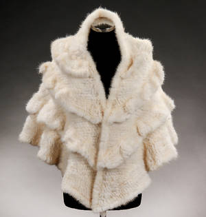 Flæse-sjal af strikket mink - pearl. str. one size