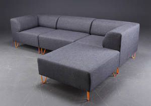 Modulsofa med puf, model seville, mørkegrå med orange ben