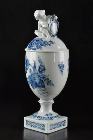 Royal Copenhagen, lockpokal, Blå blomst