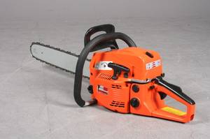 Benzindrevet motorsav Model 5200.